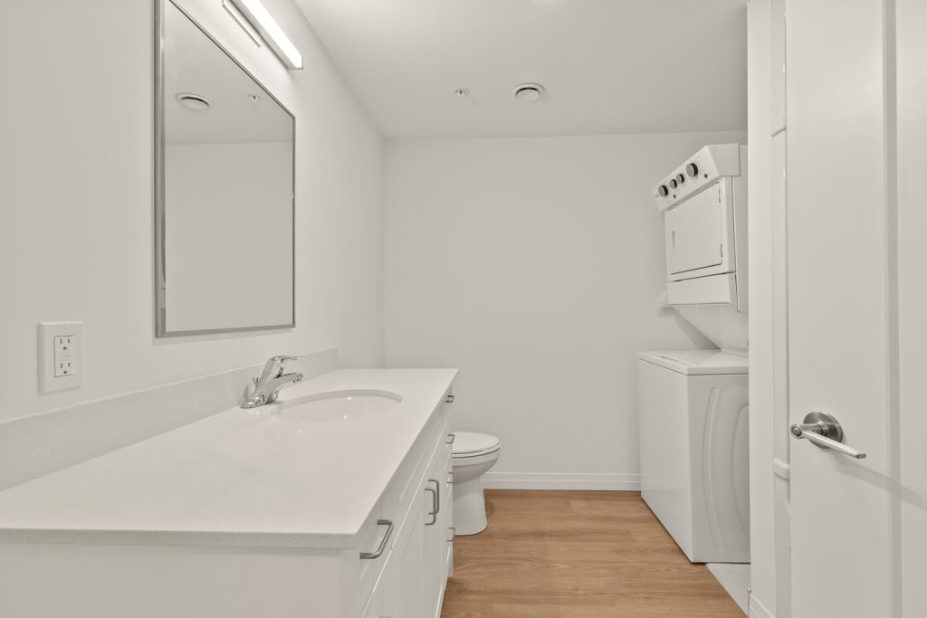 Greg Playford Place - bathroom